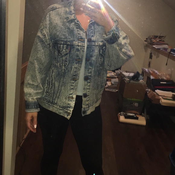 Vintage Oversized Levi Jean Jacket - Picture 7 of 7